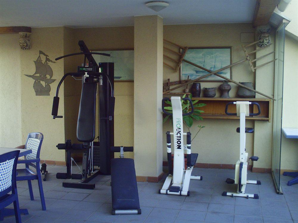 Hostal Vila del Mar Lloret de Mar Esterno foto