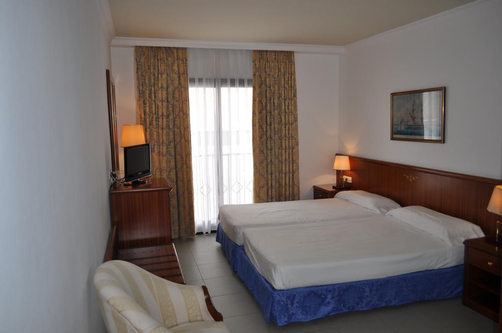 Hostal Vila del Mar Lloret de Mar Esterno foto
